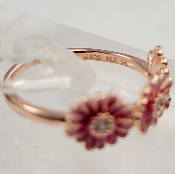 Rose Gold Three Flower Ring - Picture 8 of 13